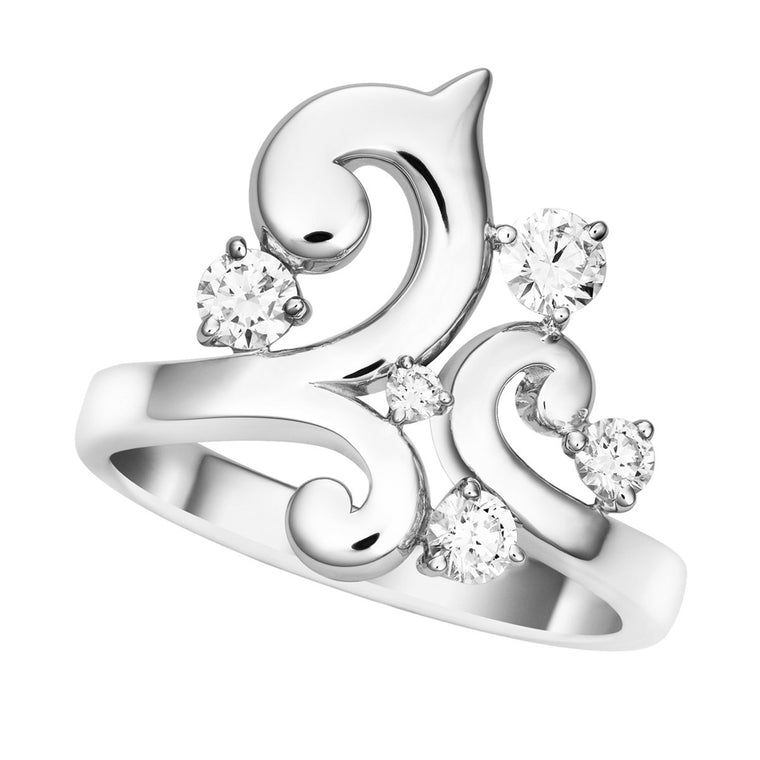 Petit Rococo diamond ring